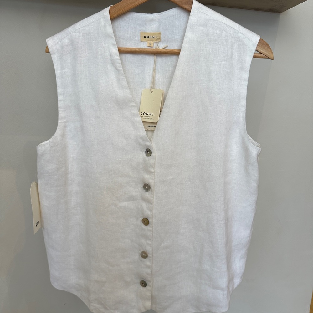 DONNI.
Women's The Linen Vest - Picture 2 of 4